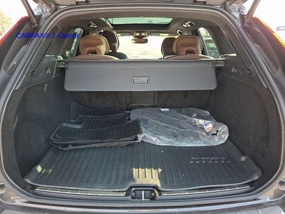 2023 Volvo XC60 B5 AWD Plus Dark Theme