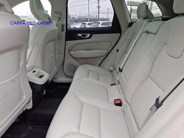 2023 Volvo XC60 B5 AWD Plus Dark Theme