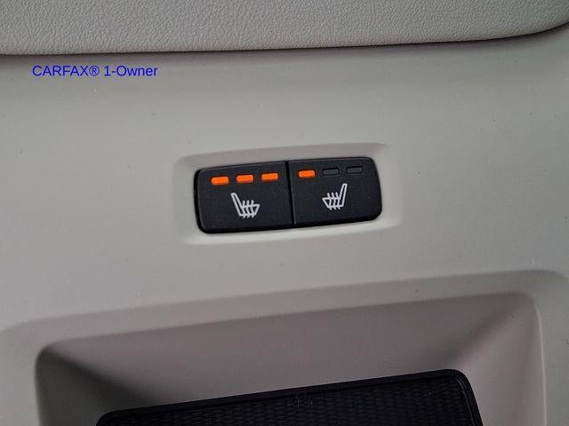 2023 Volvo XC60 B5 AWD Plus Dark Theme