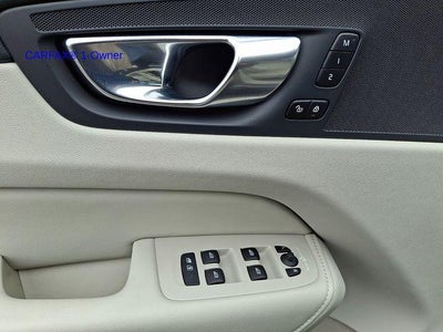 2023 Volvo XC60 B5 AWD Plus Dark Theme