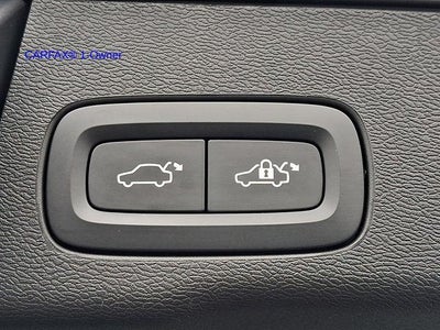 2023 Volvo XC60 B5 AWD Plus Dark Theme