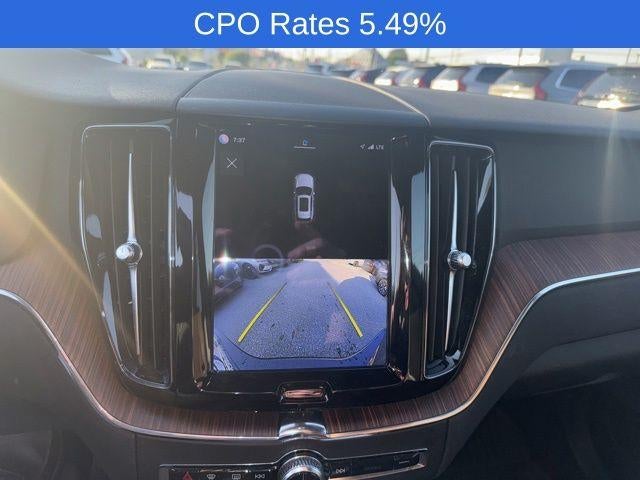 2023 Volvo XC60 B5 AWD Plus Dark Theme