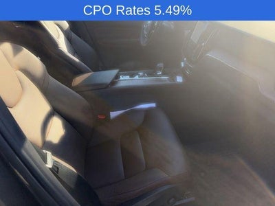 2023 Volvo XC60 B5 AWD Plus Dark Theme