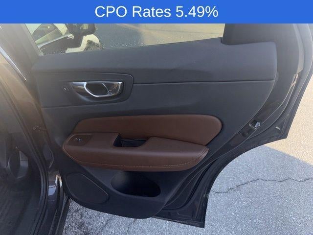 2023 Volvo XC60 B5 AWD Plus Dark Theme