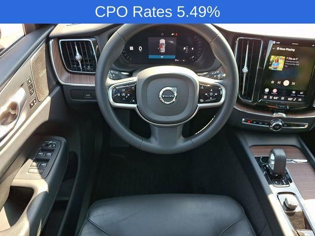 2023 Volvo XC60 B5 AWD Plus Dark Theme