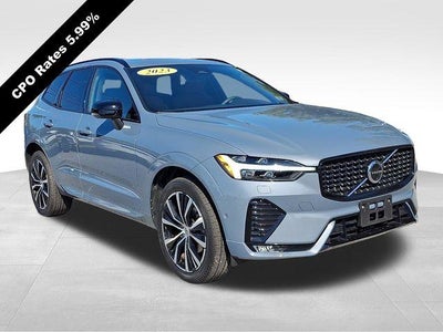 2023 Volvo XC60 B5 AWD Plus Dark Theme