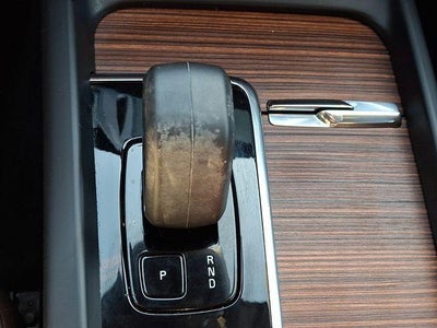 2023 Volvo XC60 B5 AWD Plus Dark Theme