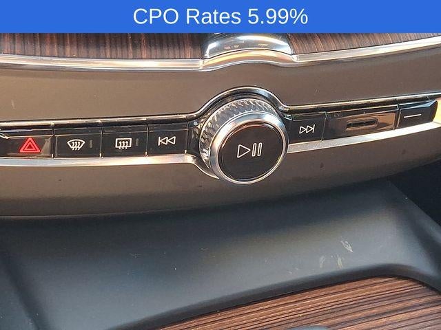 2023 Volvo XC60 B5 AWD Plus Dark Theme
