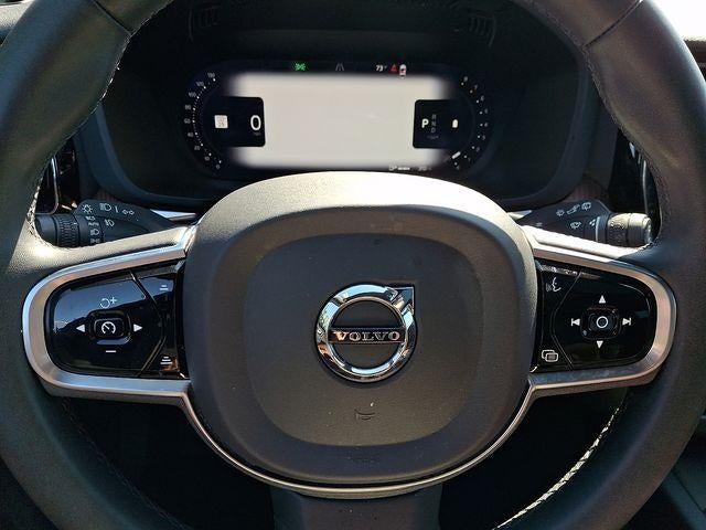 2023 Volvo XC60 B5 AWD Plus Dark Theme