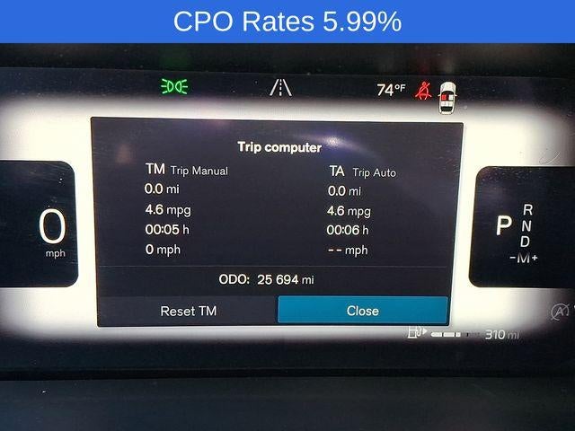 2023 Volvo XC60 B5 AWD Plus Dark Theme