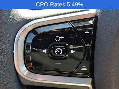 2023 Volvo XC60 B5 AWD Plus Dark Theme
