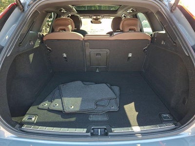 2023 Volvo XC60 B5 AWD Plus Dark Theme