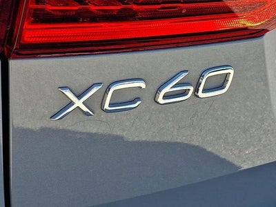 2023 Volvo XC60 B5 AWD Plus Dark Theme