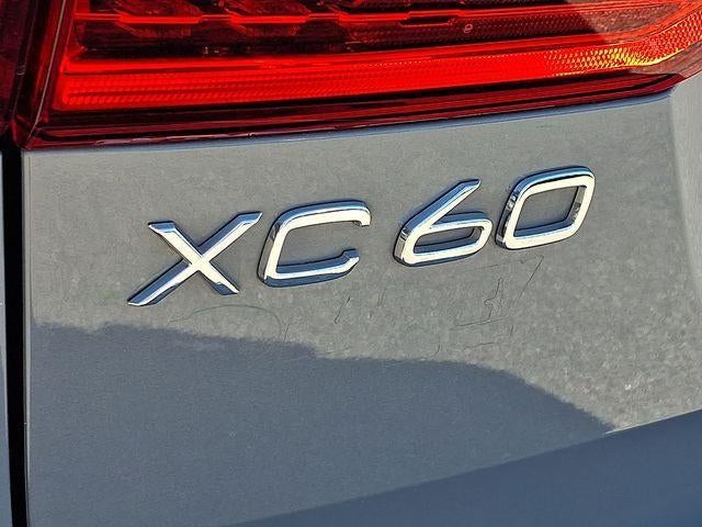 2023 Volvo XC60 B5 AWD Plus Dark Theme