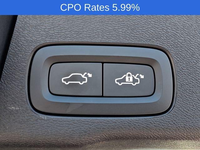 2023 Volvo XC60 B5 AWD Plus Dark Theme