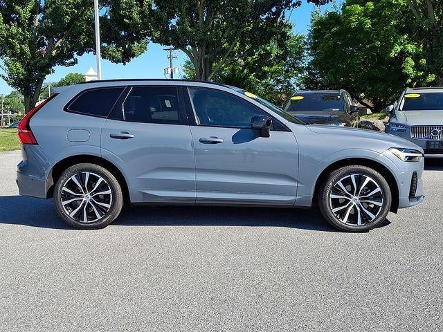 2023 Volvo XC60 B5 AWD Plus Dark Theme