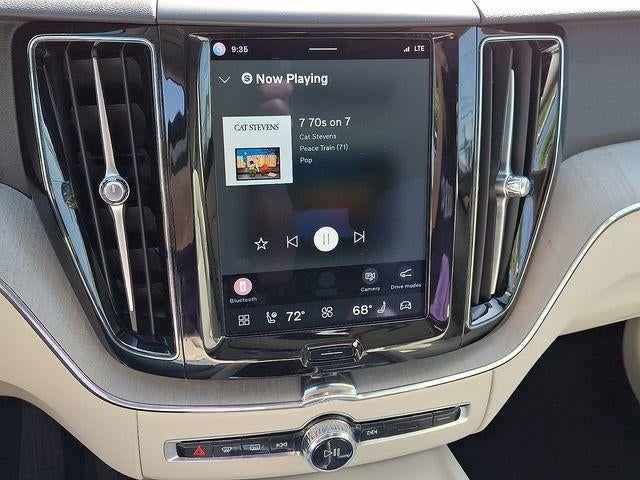 2023 Volvo XC60 B5 AWD Plus Dark Theme