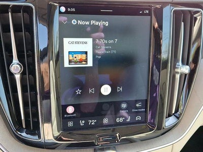 2023 Volvo XC60 B5 AWD Plus Dark Theme