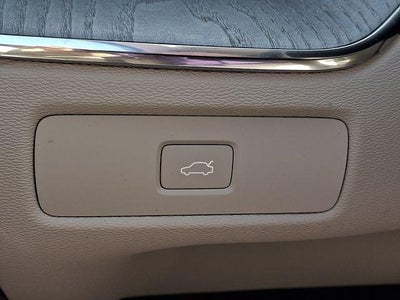 2023 Volvo XC60 B5 AWD Plus Dark Theme