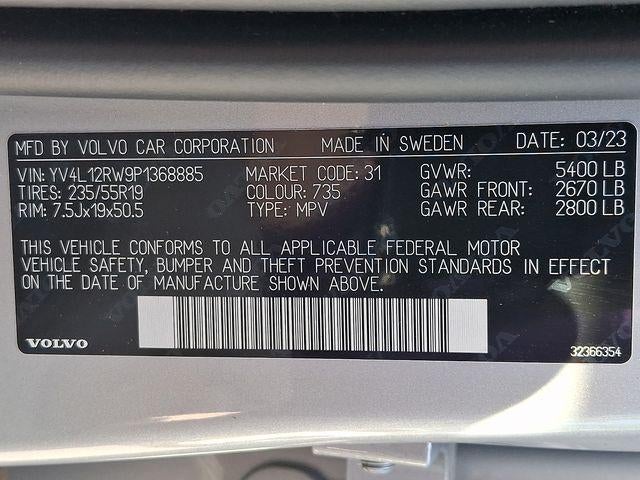 2023 Volvo XC60 B5 AWD Plus Dark Theme