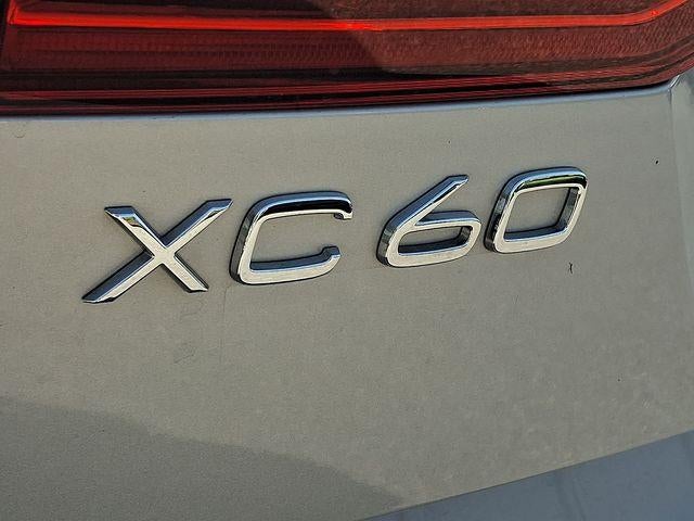 2023 Volvo XC60 B5 AWD Plus Dark Theme
