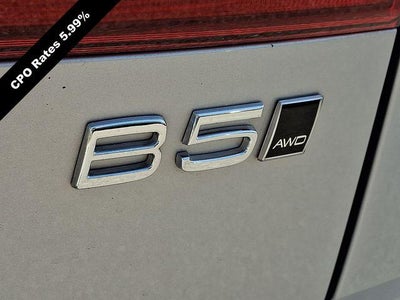 2023 Volvo XC60 B5 AWD Plus Dark Theme
