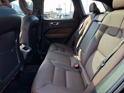 2023 Volvo XC60 B5 AWD Plus Dark Theme