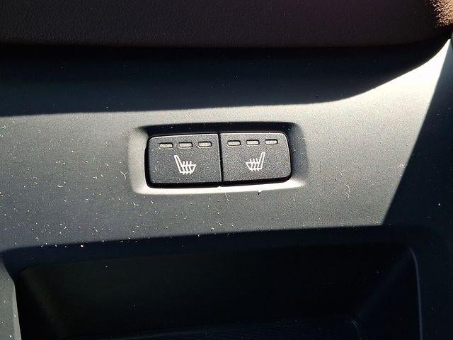 2023 Volvo XC60 B5 AWD Plus Dark Theme