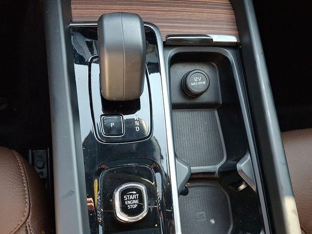 2023 Volvo XC60 B5 AWD Plus Dark Theme