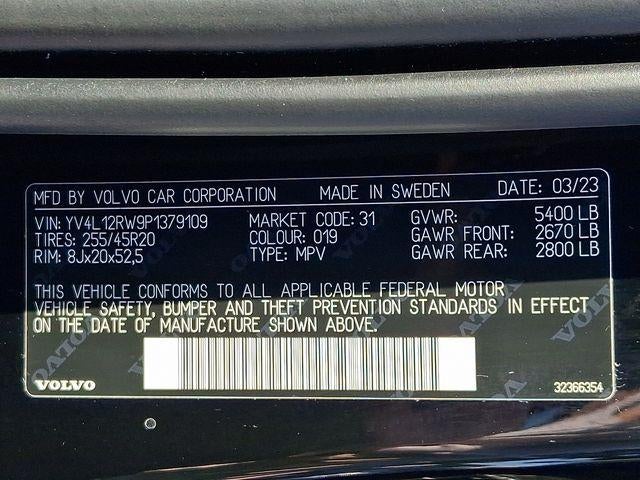 2023 Volvo XC60 B5 AWD Plus Dark Theme