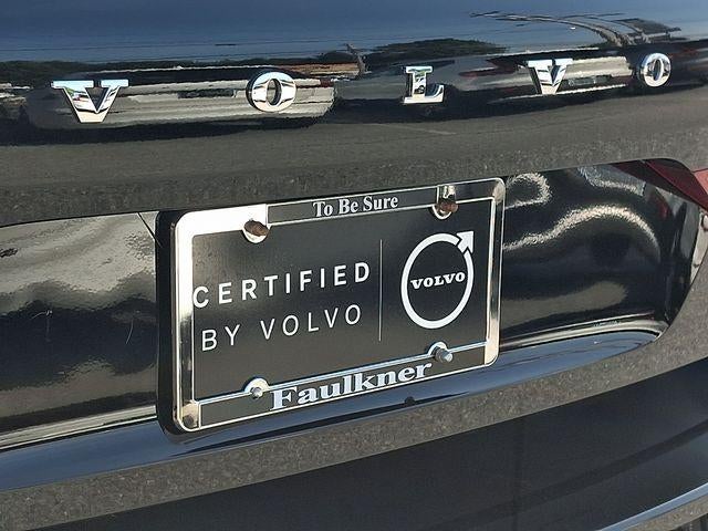2023 Volvo XC60 B5 AWD Plus Dark Theme