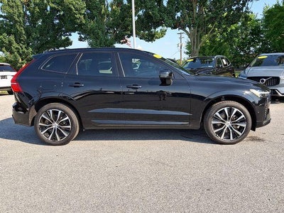 2023 Volvo XC60 B5 AWD Plus Dark Theme