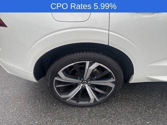 2023 Volvo XC60 B5 AWD Ultimate Dark Theme