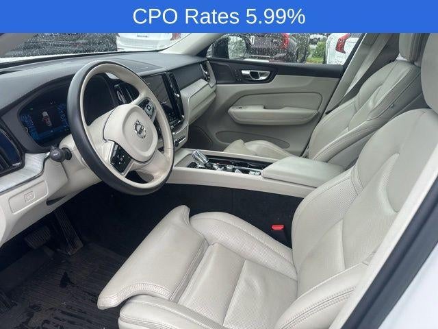 2023 Volvo XC60 B5 AWD Ultimate Dark Theme