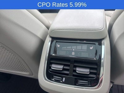 2023 Volvo XC60 B5 AWD Ultimate Dark Theme