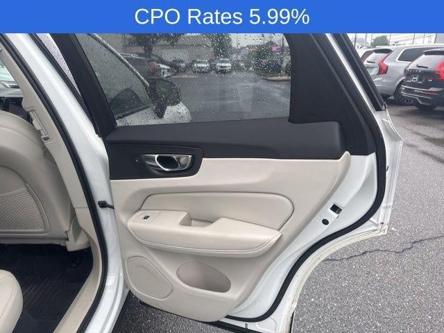 2023 Volvo XC60 B5 AWD Ultimate Dark Theme