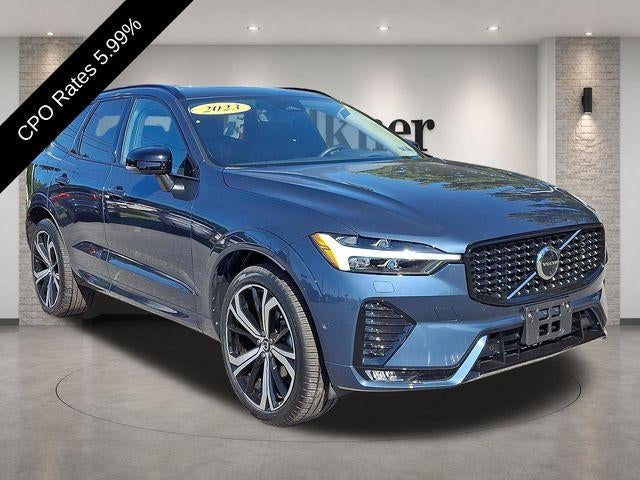 2023 Volvo XC60 B5 AWD Ultimate Dark Theme