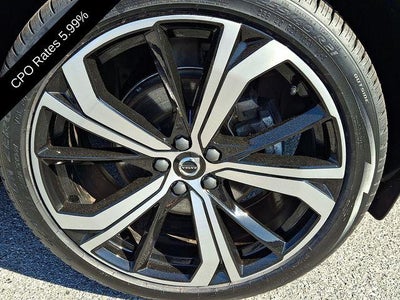 2023 Volvo XC60 B5 AWD Ultimate Dark Theme