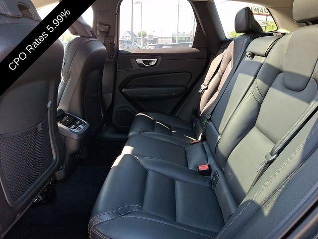 2023 Volvo XC60 B5 AWD Ultimate Dark Theme