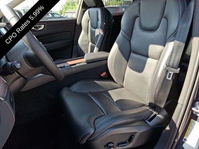 2023 Volvo XC60 B5 AWD Ultimate Dark Theme