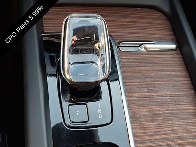 2023 Volvo XC60 B5 AWD Ultimate Dark Theme