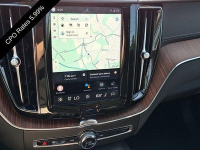 2023 Volvo XC60 B5 AWD Ultimate Dark Theme