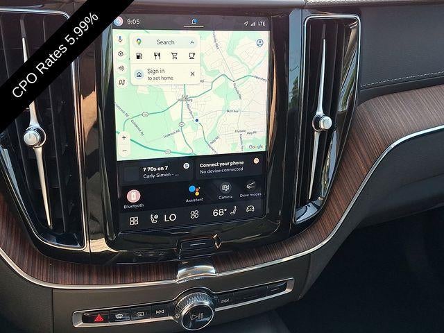 2023 Volvo XC60 B5 AWD Ultimate Dark Theme