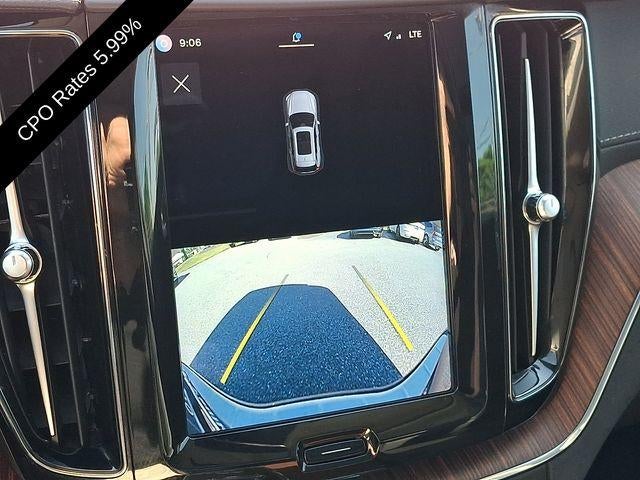 2023 Volvo XC60 B5 AWD Ultimate Dark Theme