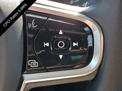 2023 Volvo XC60 B5 AWD Ultimate Dark Theme