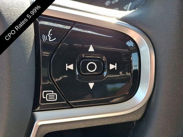 2023 Volvo XC60 B5 AWD Ultimate Dark Theme