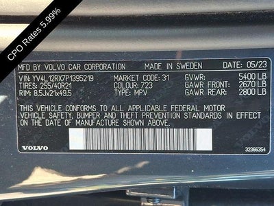 2023 Volvo XC60 B5 AWD Ultimate Dark Theme