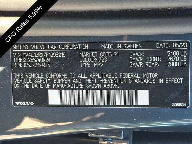 2023 Volvo XC60 B5 AWD Ultimate Dark Theme