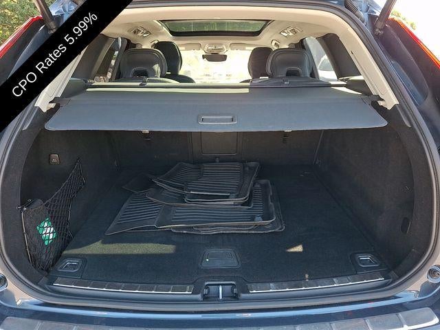 2023 Volvo XC60 B5 AWD Ultimate Dark Theme