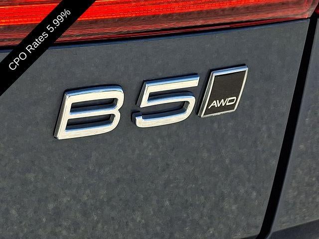 2023 Volvo XC60 B5 AWD Ultimate Dark Theme